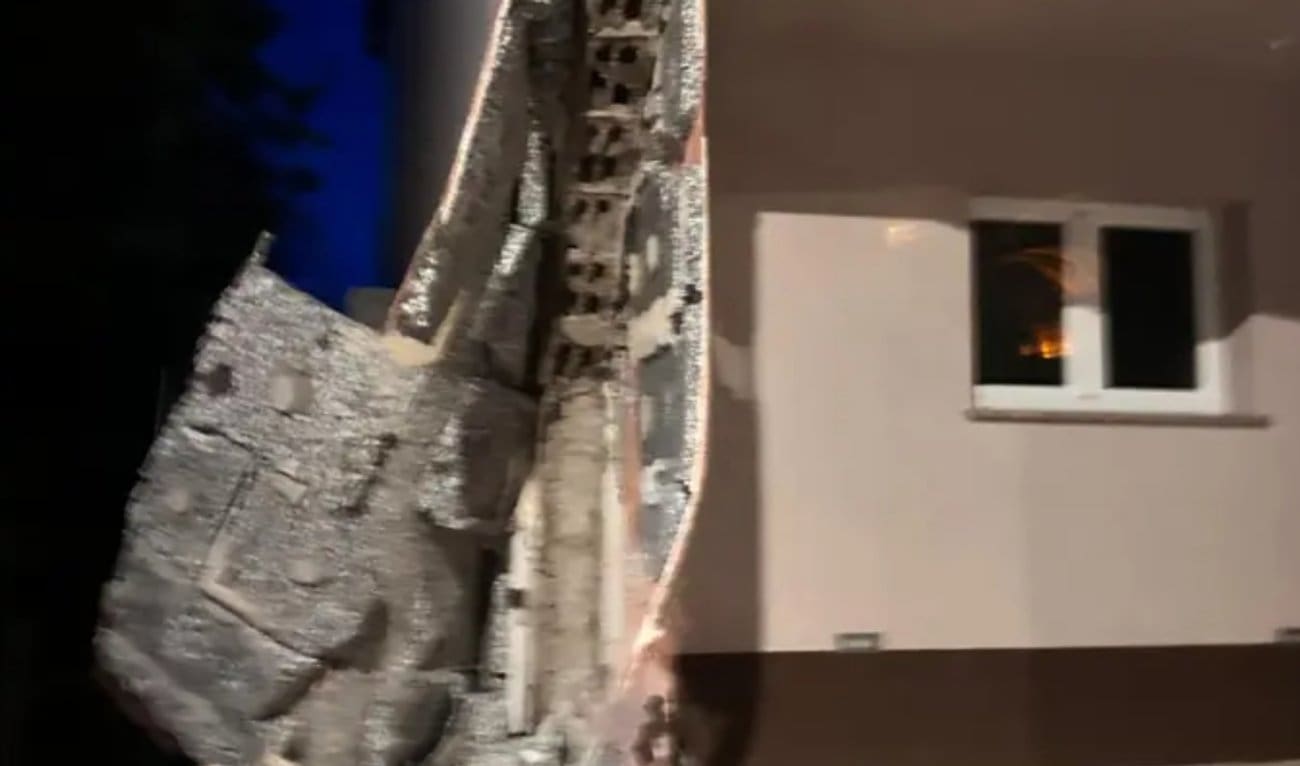 FOTO Automobilom se zabio u obiteljsku kuću u Prološcu Donjem pa pobjegao: Vozač brzo pronađen i priveden