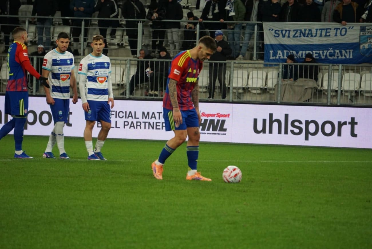 Hajduk vodi protiv Osijeka, Livaja zabio iz penala