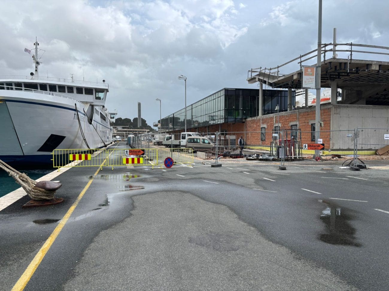 Putnici riskiraju život prelazeći gradilište u Splitu: Video šokirao Lučku upravu, poslali važan apel