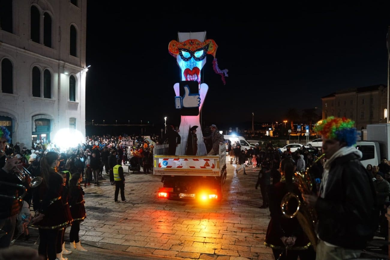 FOTOGALERIJA Maškare se okupile u centru Splita, pogledajte tko će platit ove godine za sve