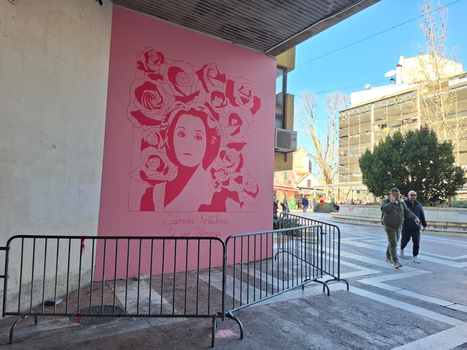 FOTOGALERIJA Omiljena splitska glumica dobila mural kod HNK: "Ovo je pravo mjesto za jednu takvu veliku glumicu i ženu. Merita, baš merita"