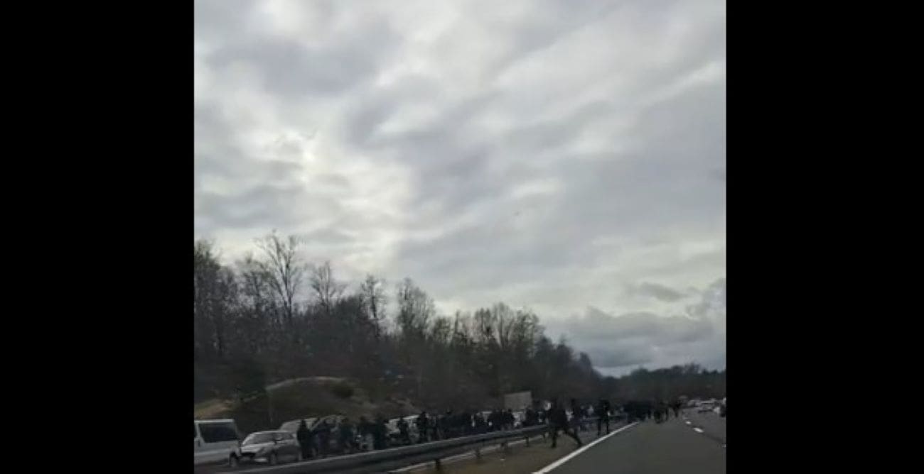 Drama na autocesti: Policija spriječila žestoki sukob navijača