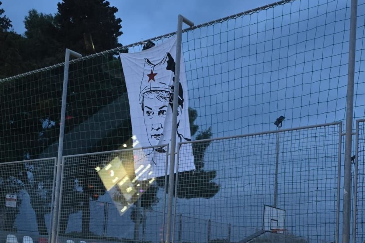 Incident u Supetru: Ivana Marković osvanula na platnu s partizanskom kapom