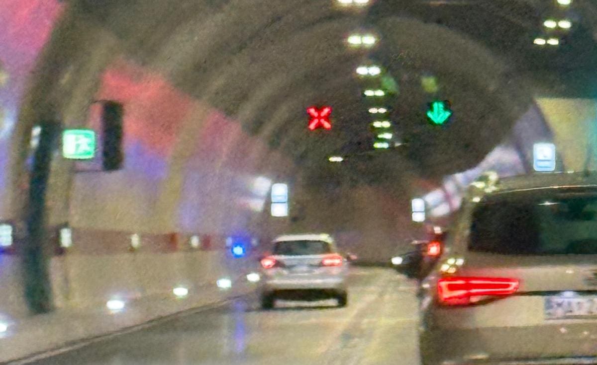 Čitatelj snimio noćnu moru svih vozača: "Juri suprotnim trakom, misli da je tunel jednosmjeran"