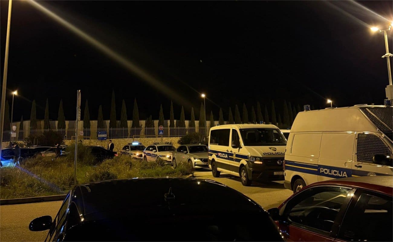 Kaos na parkingu kod Lovrinca! Okupilo se više od 100 ljudi, dojurio velik broj policajaca. Poznato tko je sve kažnjen