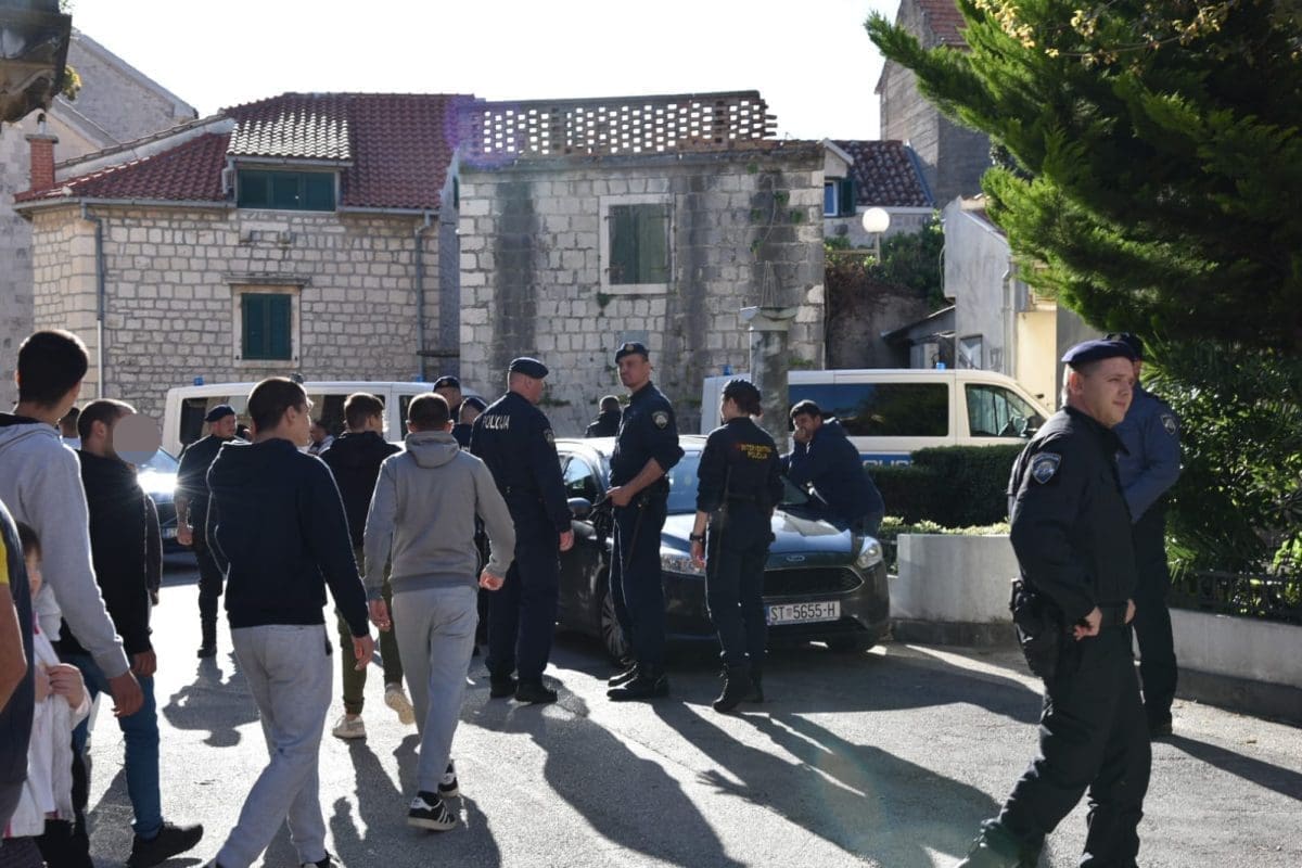 Ponovno kaos u Kaštelima: Zaustavljena 37-godišnjakinja, policija joj oduzela vozilo