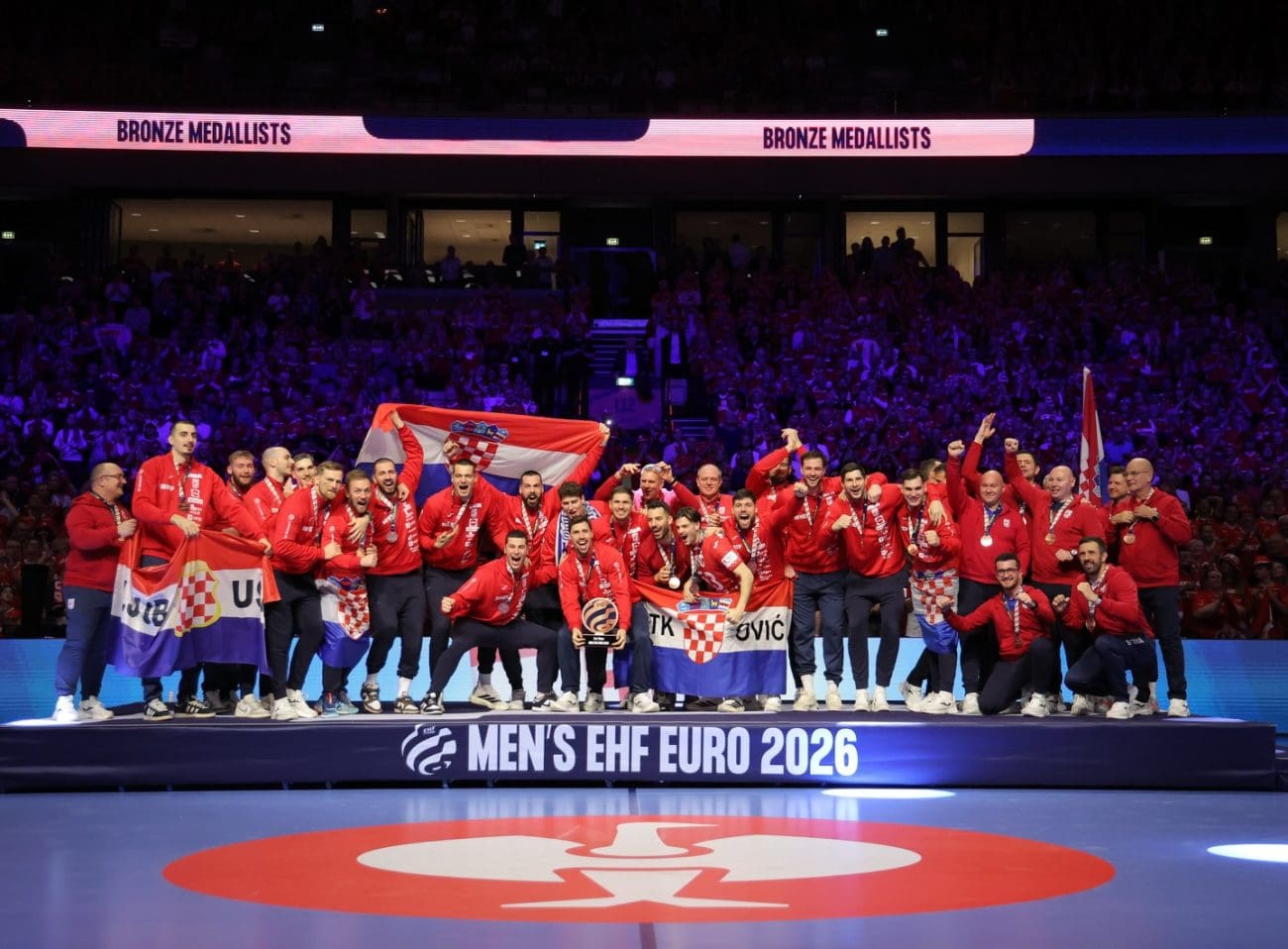 'Kad zapjevam, partija mi sudi': Rukometaši pjevali i u autobusu