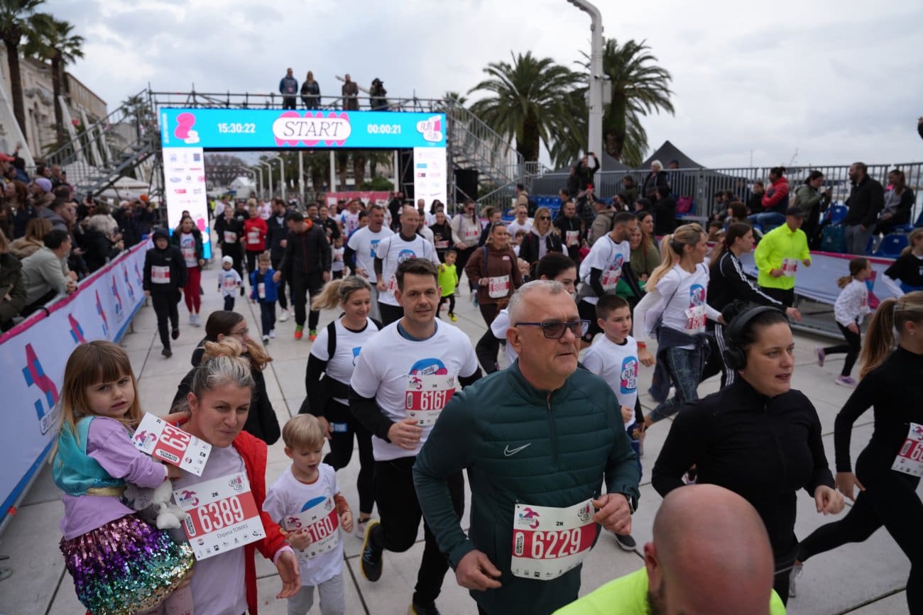 450 trkača preplavilo Rivu: Održana Family Run & Fun utrka u sklopu Split Marathona