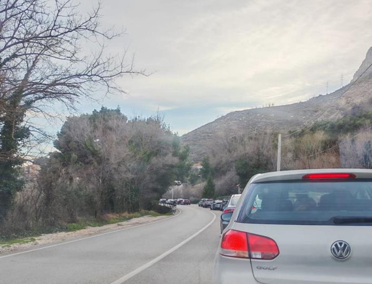 FOTO Velika je gužva na staroj kliškoj cesti pred utakmicu Hajduka i Rijeke