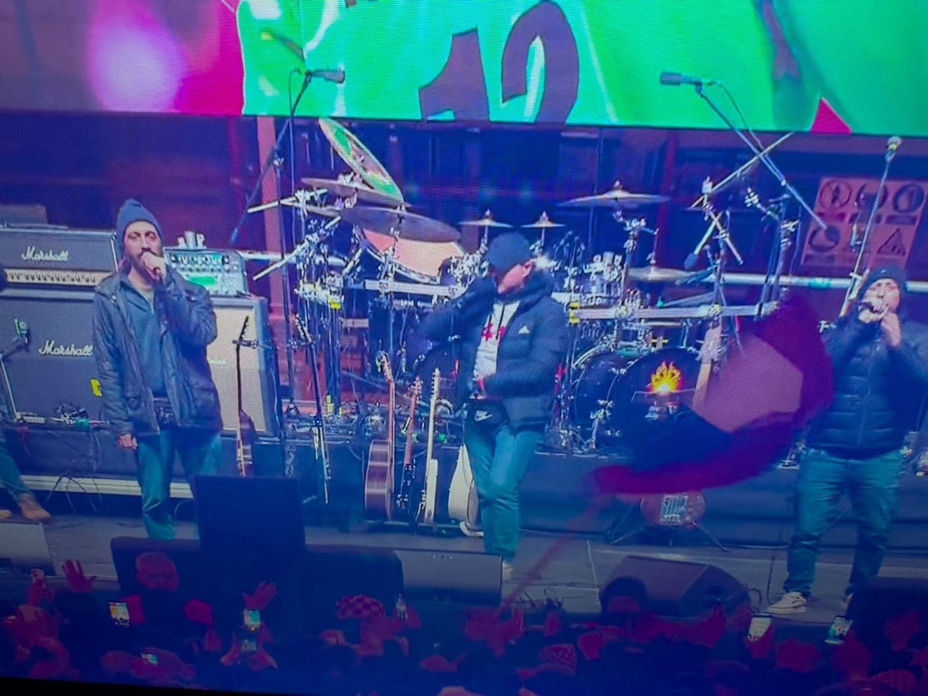 Ludnica na Trgu: Zaprešić Boysi izveli 'Srce vatreno'