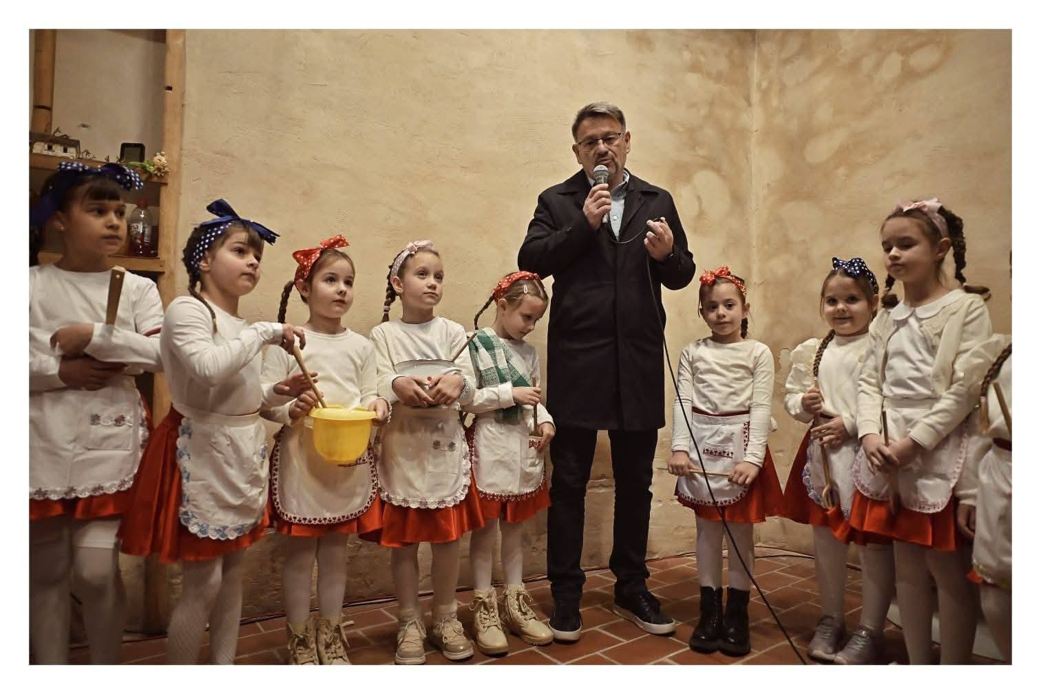 U susret Uskrsu u Solinu: Blagdanski stol, dječji nastupi i humanitarna nota okupili brojne posjetitelje