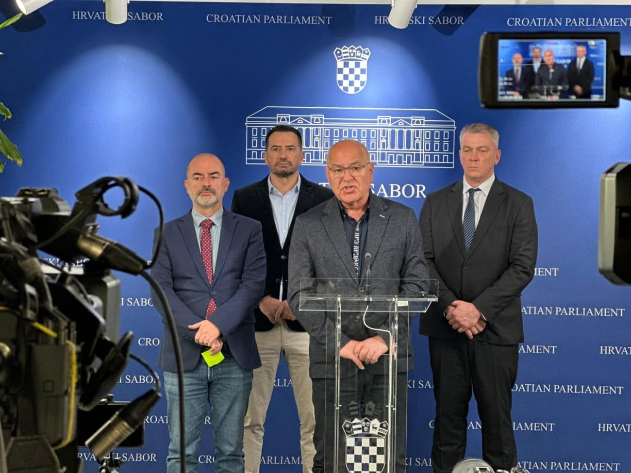 Biloglav o migrantskom kampu u Željavi: "Dolazak tisuća migranata mogao bi ugroziti sigurnost, turizam i opstojnost naše države"