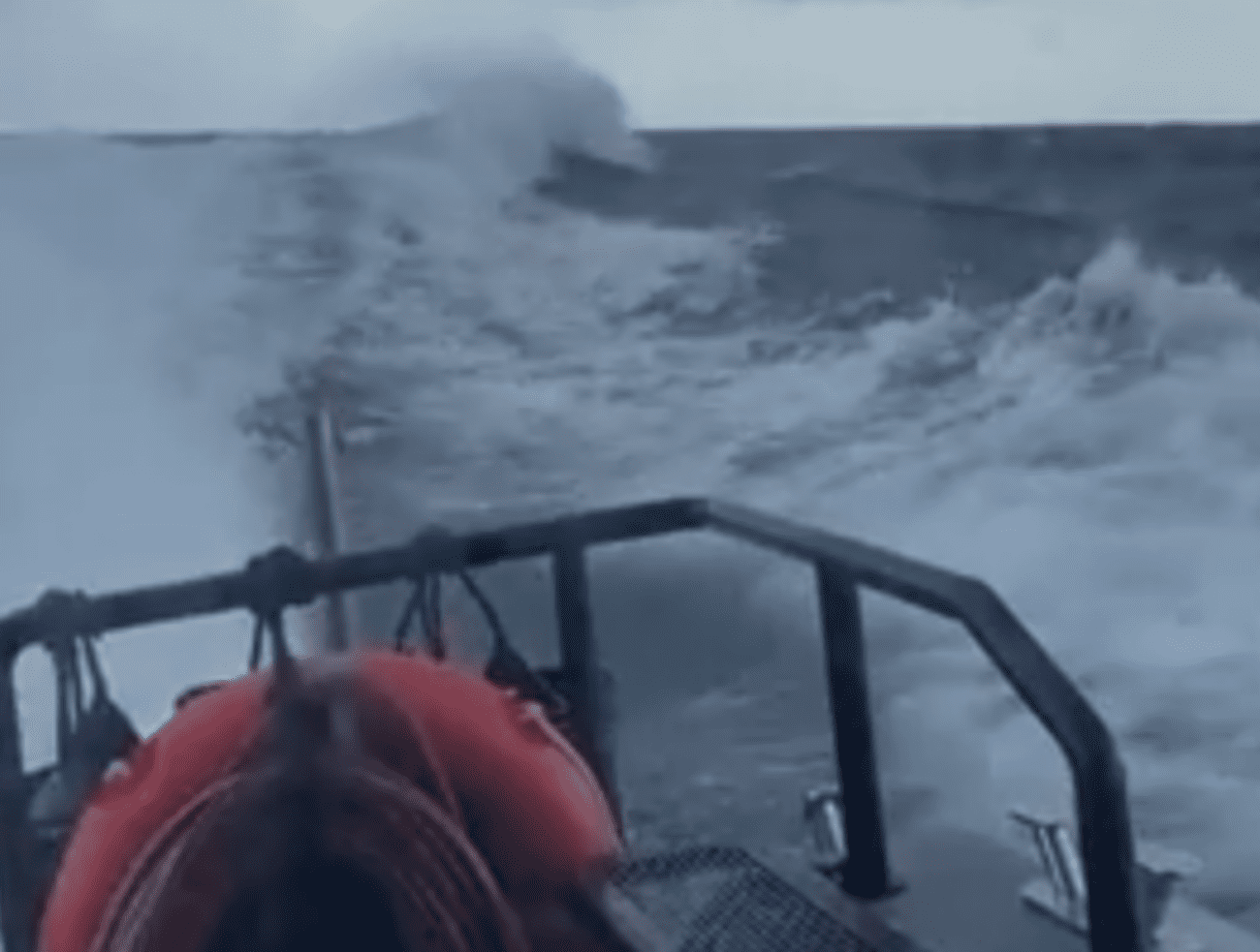 Po orkanskom jugu gliserom spašen teško ozlijeđeni čovjek s Visa