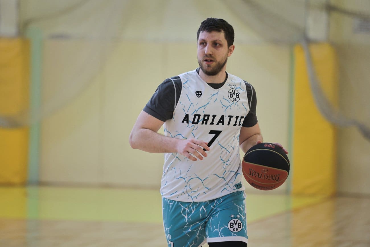 FOTOGALERIJA Deveto kolo Splitske košarkaške lige: Adriatic OG i Maestral dominantni, Bambina šokirala Marjan u zadnjim sekundama