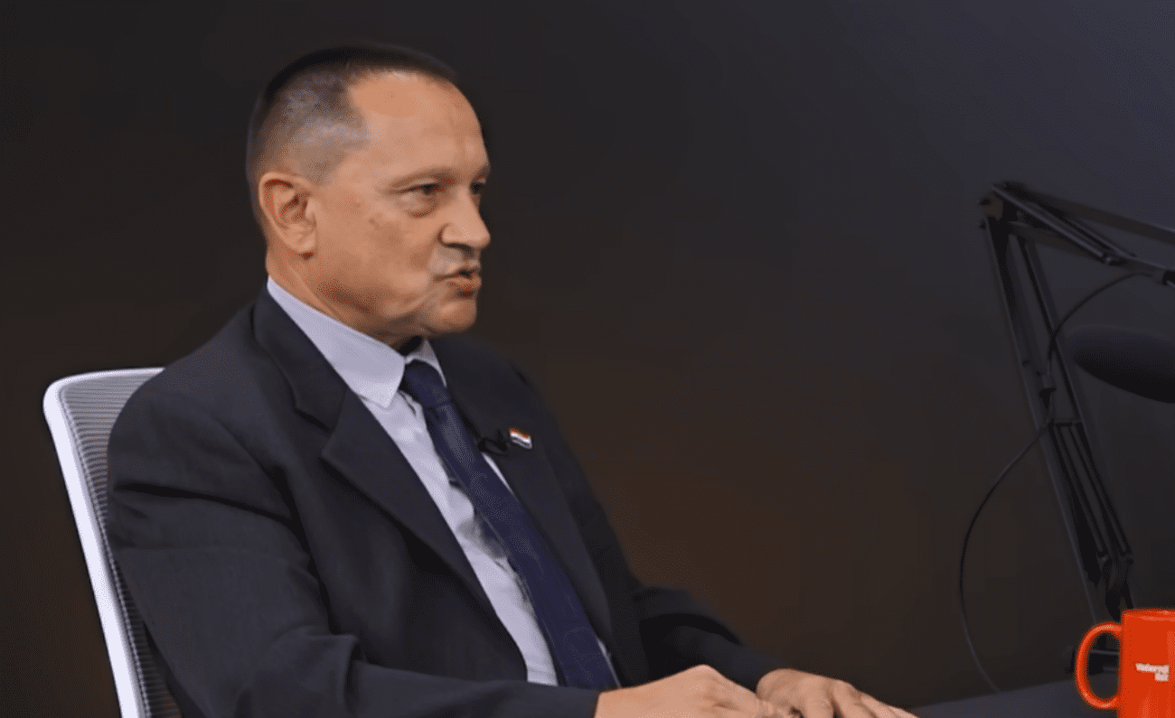 Policija izvijestila da je Mladi Jastreb autom naletio na dijete. On kaže: "Dijete me udarilo u automobil"