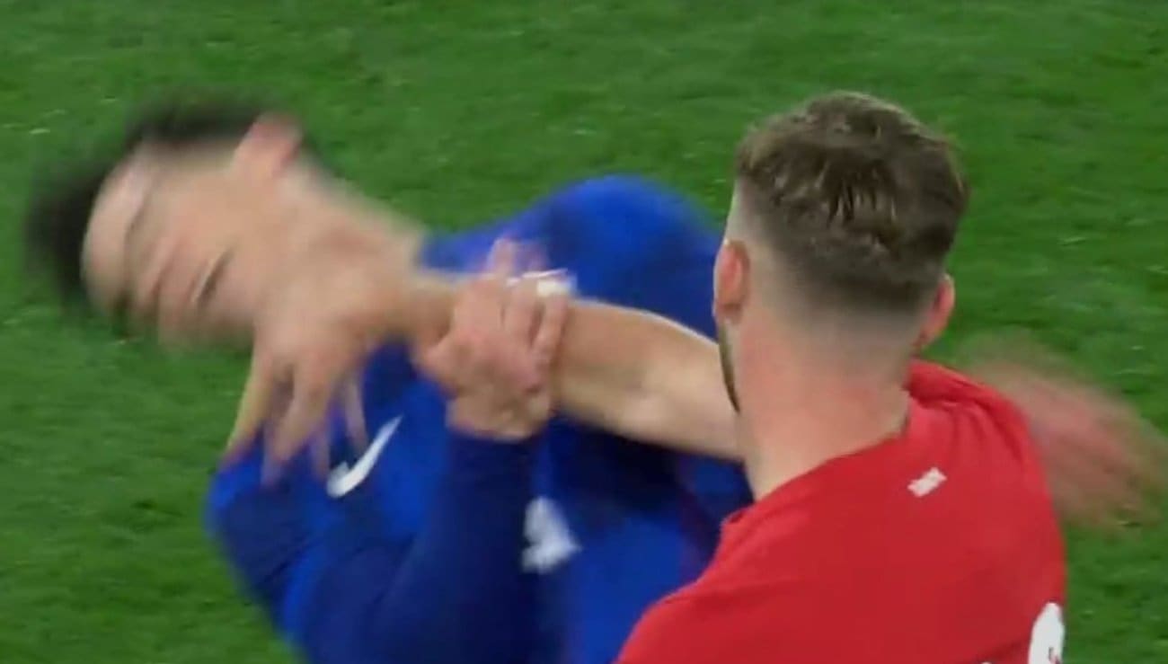 Pogledajte kako su igrači Turske poludjeli i krenuli udarati Hrvate