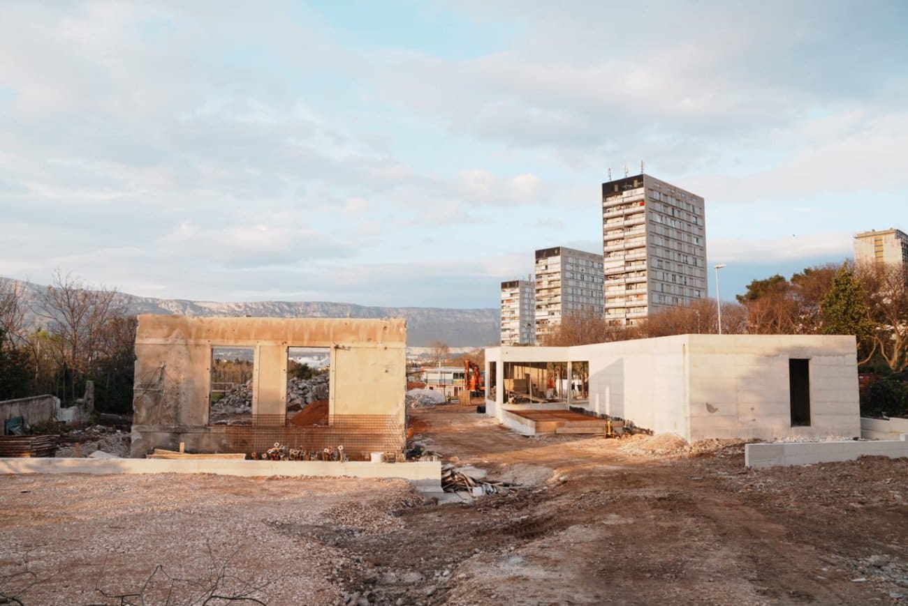 FOTO Još zatvoreno gradilište na Spinutu: Inspekcija prije nekoliko tjedana zaustavila radove, upravni postupak i dalje traje