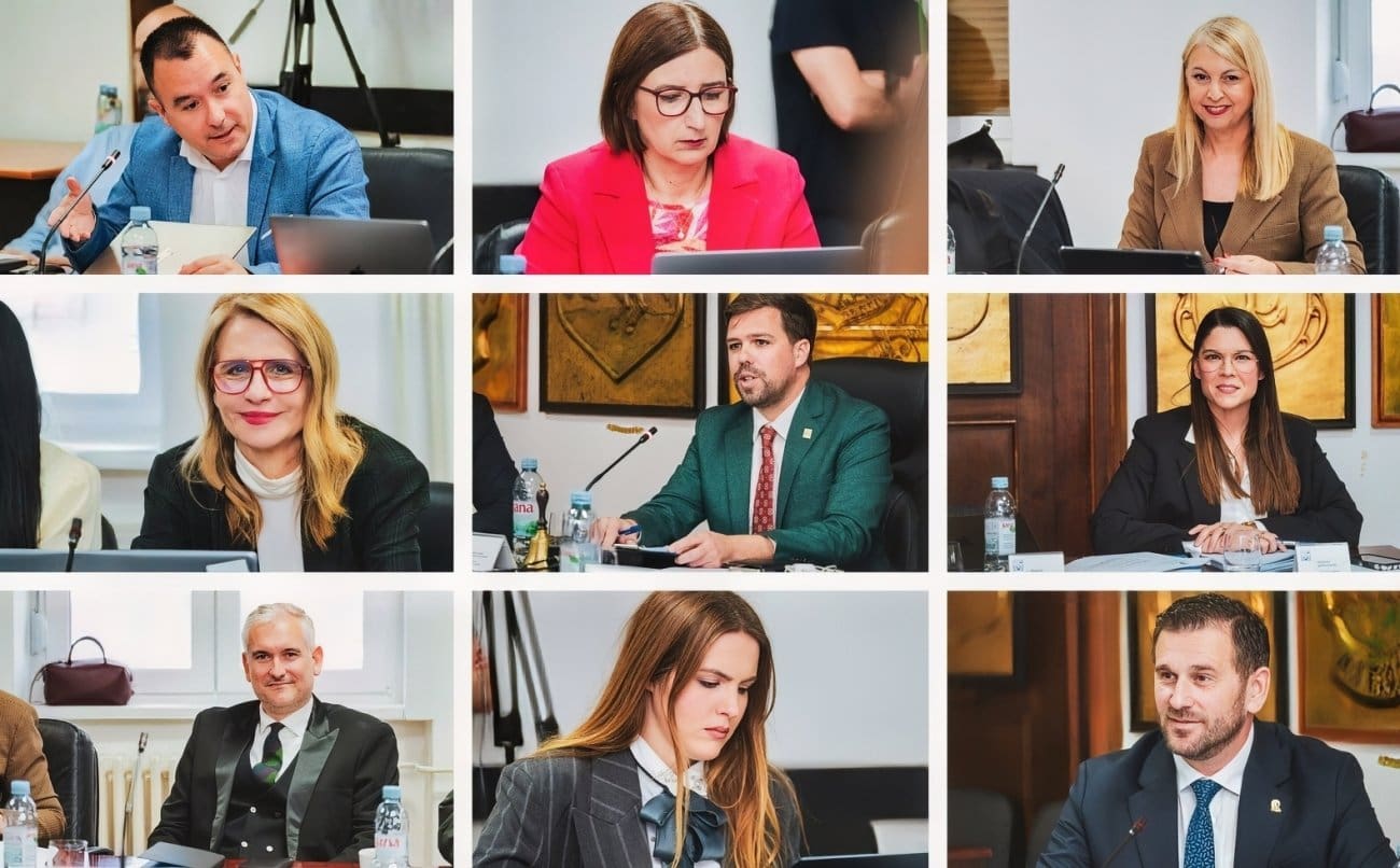 Elegantna odijela, odvažni uzorci i upečatljivi modni detalji. Splitski političari oduševili modnim kombinacijama u Banovini