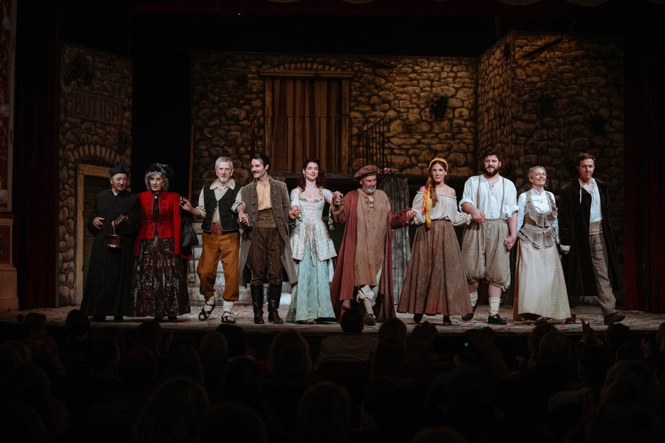 HNK u Šibeniku ima novi hit! Glumci ispraćeni ovacijama na premijeri komedije "Grintalo"