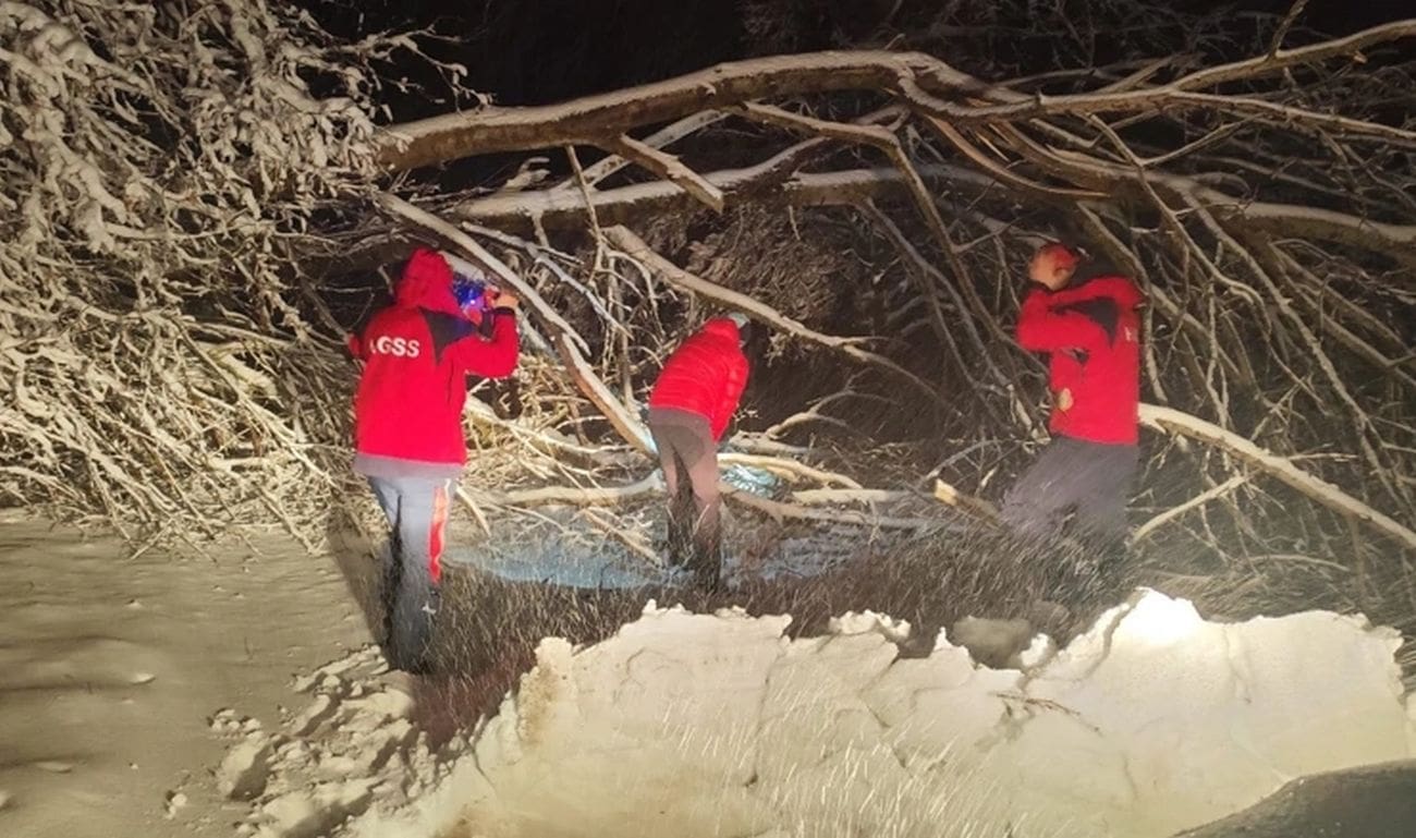 HGSS spasio ženu i četvero djece u automobilu zatrpanom snijegom