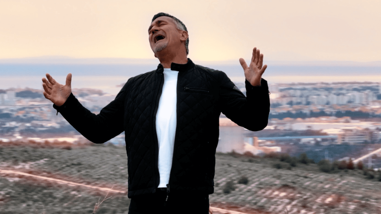 "Čekao samo onu pravu priliku, pravi osjećaj". Ićo ima novu pjesmu "Poljubi nebo"