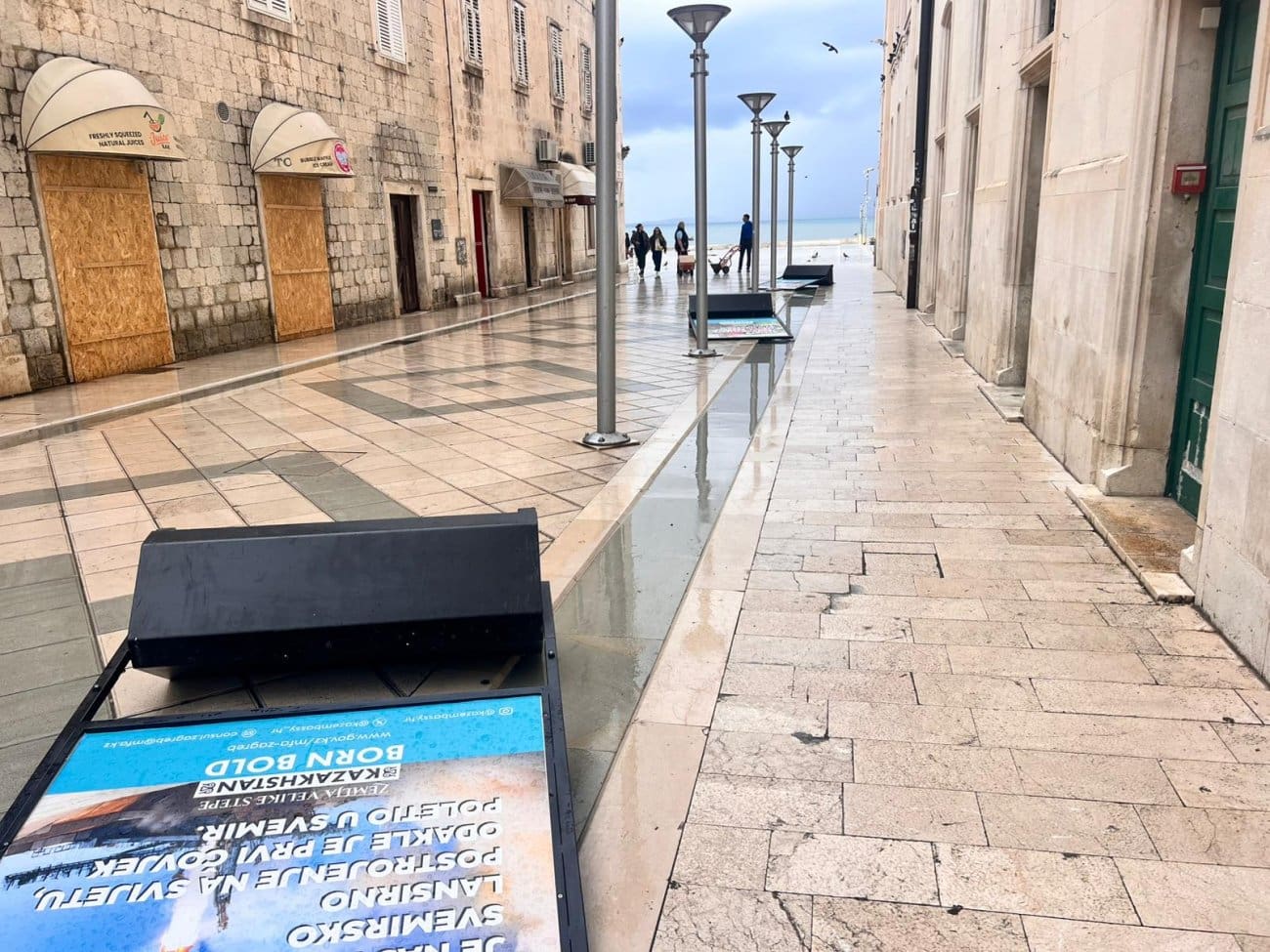 Ako ste pomislili da je ove panoe srušilo olujno jugo - u krivu ste! Evo što se dogodilo