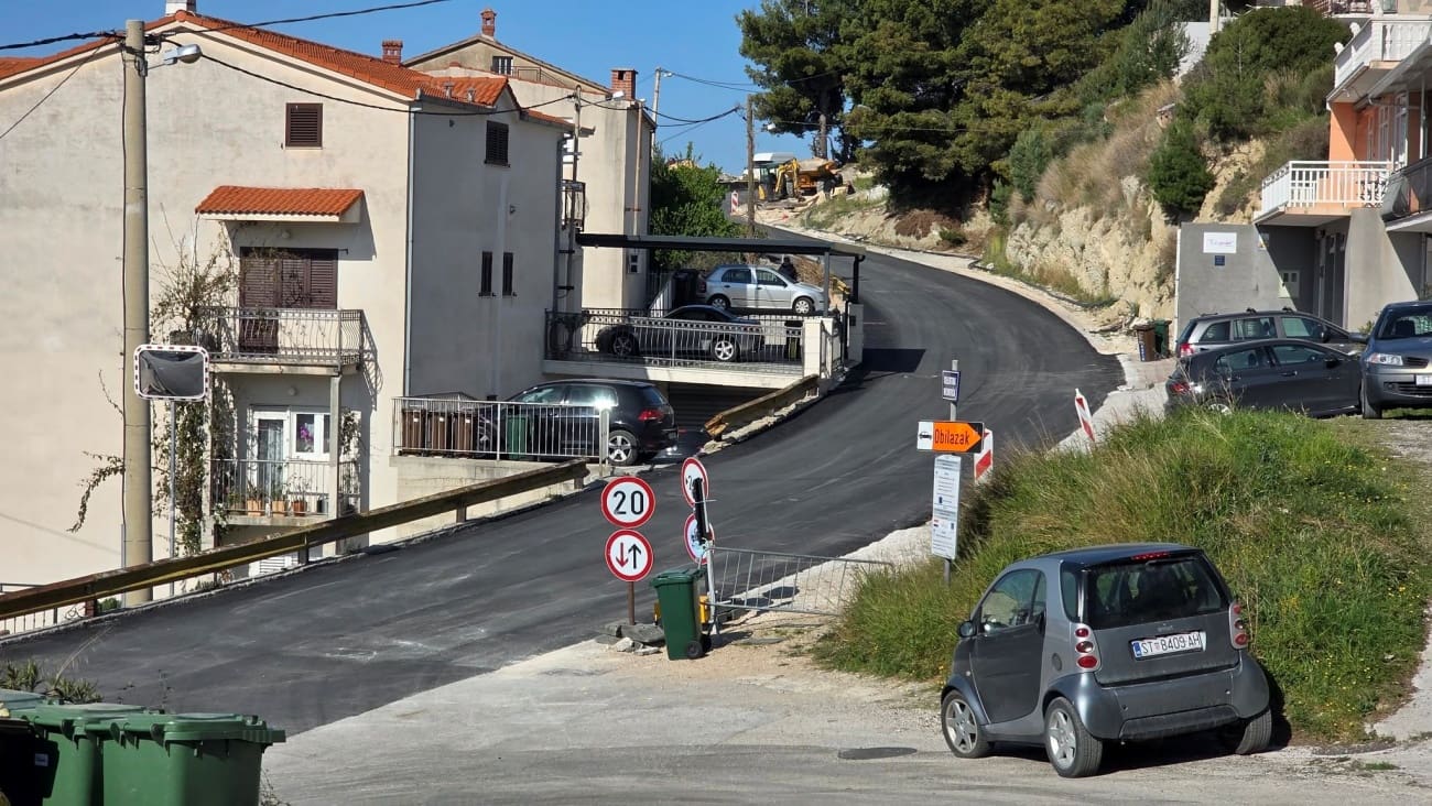 Završena prva faza radova u Ulici sv. Mihovila: asfaltirana dionica i dodatnih 100 metara, stiže nastavak