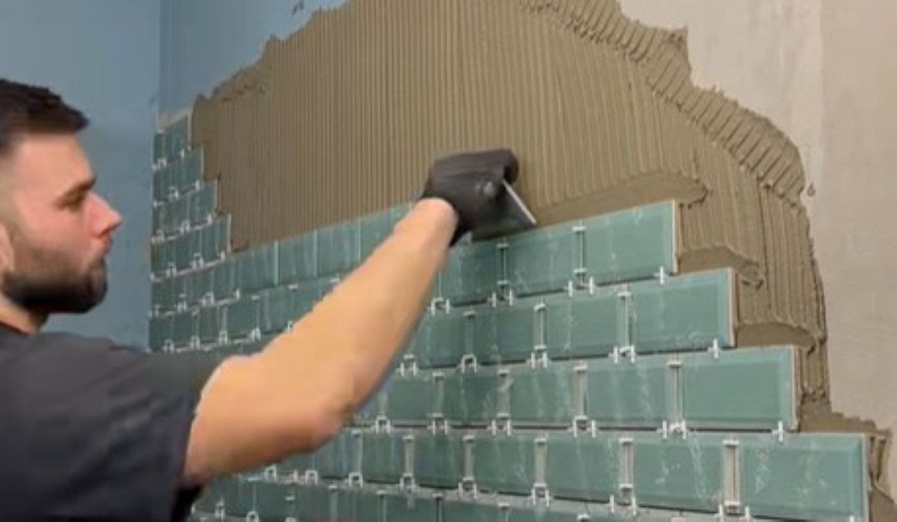 Mladi Hrvat tvrdi da zarađuje 80.000 € mjesečno. S 21 godinu kupio BMW, evo mu računice