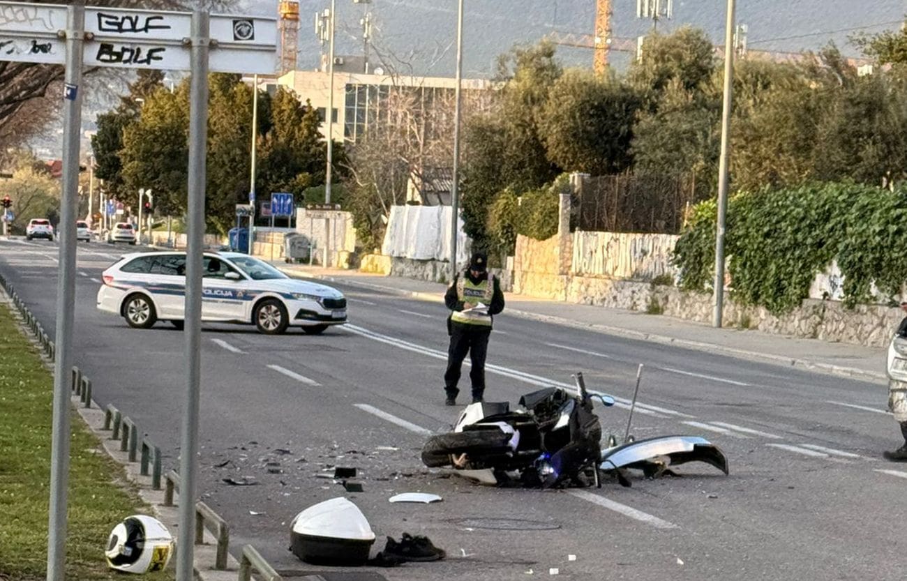 Teška nesreća kod Poljuda, sudarili se automobil i motocikl