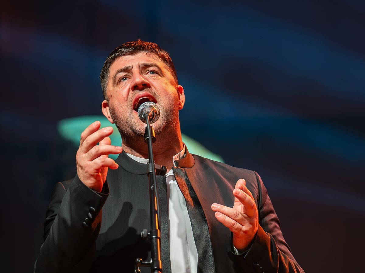 Klapa Cambi u Lisinskom proslavila 40 godina karijere uz ovacije, nagrade i zvjezdane goste