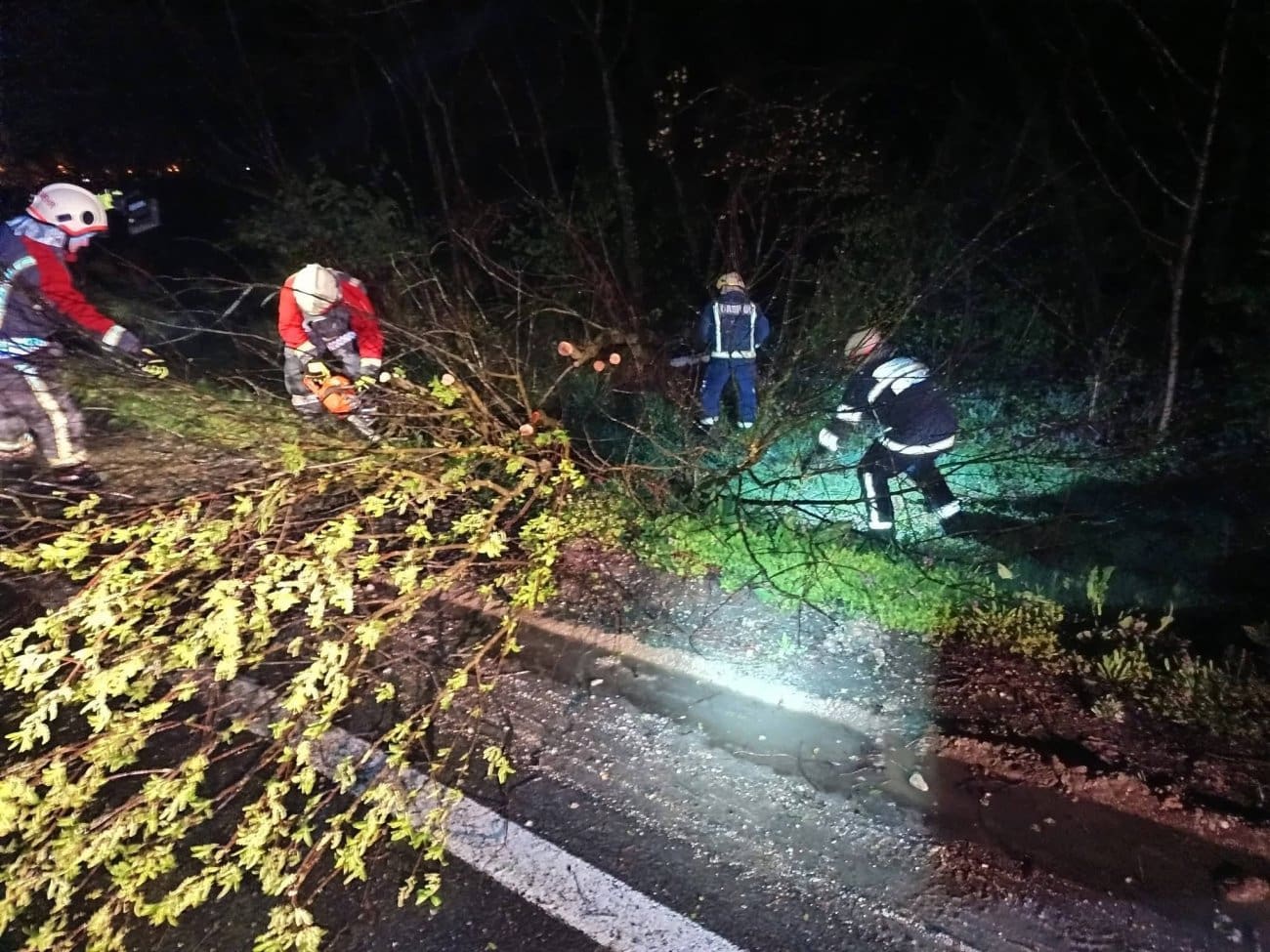 Vatrogasci diljem zemlje imali pune ruke posla, pogledajte gdje najviše