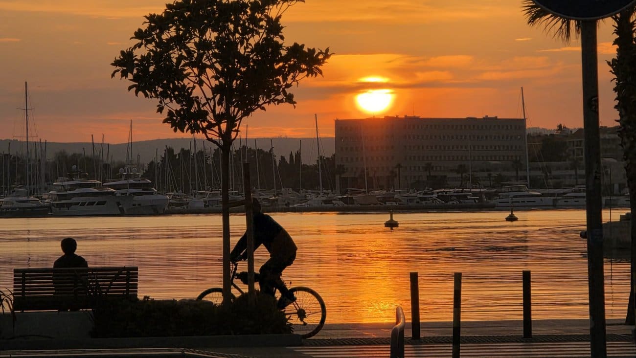 FOTO Dan je produžio, stiže proljeće: Pogledajte kako je lijep bio zalazak sunca u Splitu