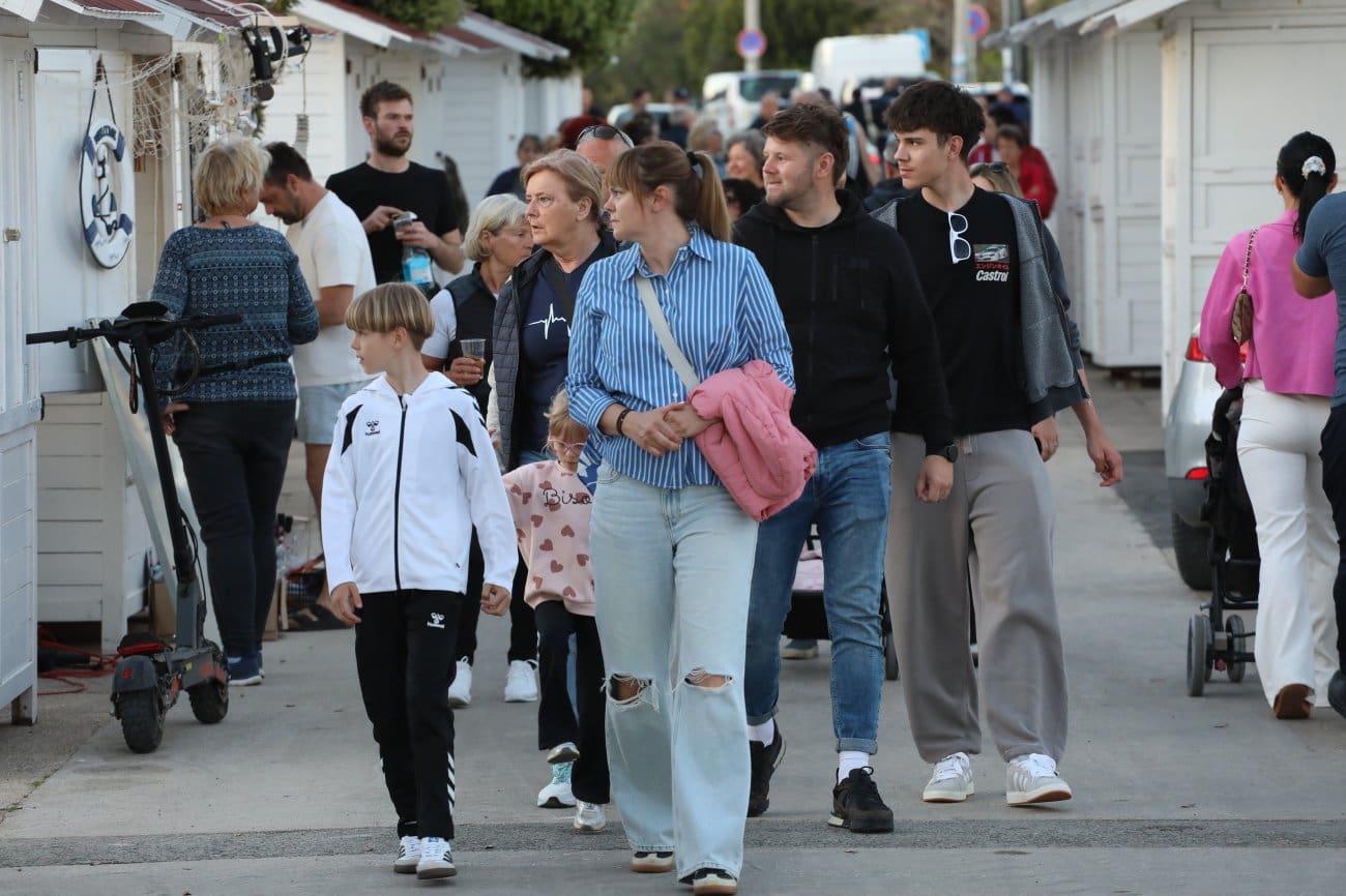 FOTO Obilježeno 50 godina otvorenja mosta na dalmatinskom otoku. Bila je prava fešta