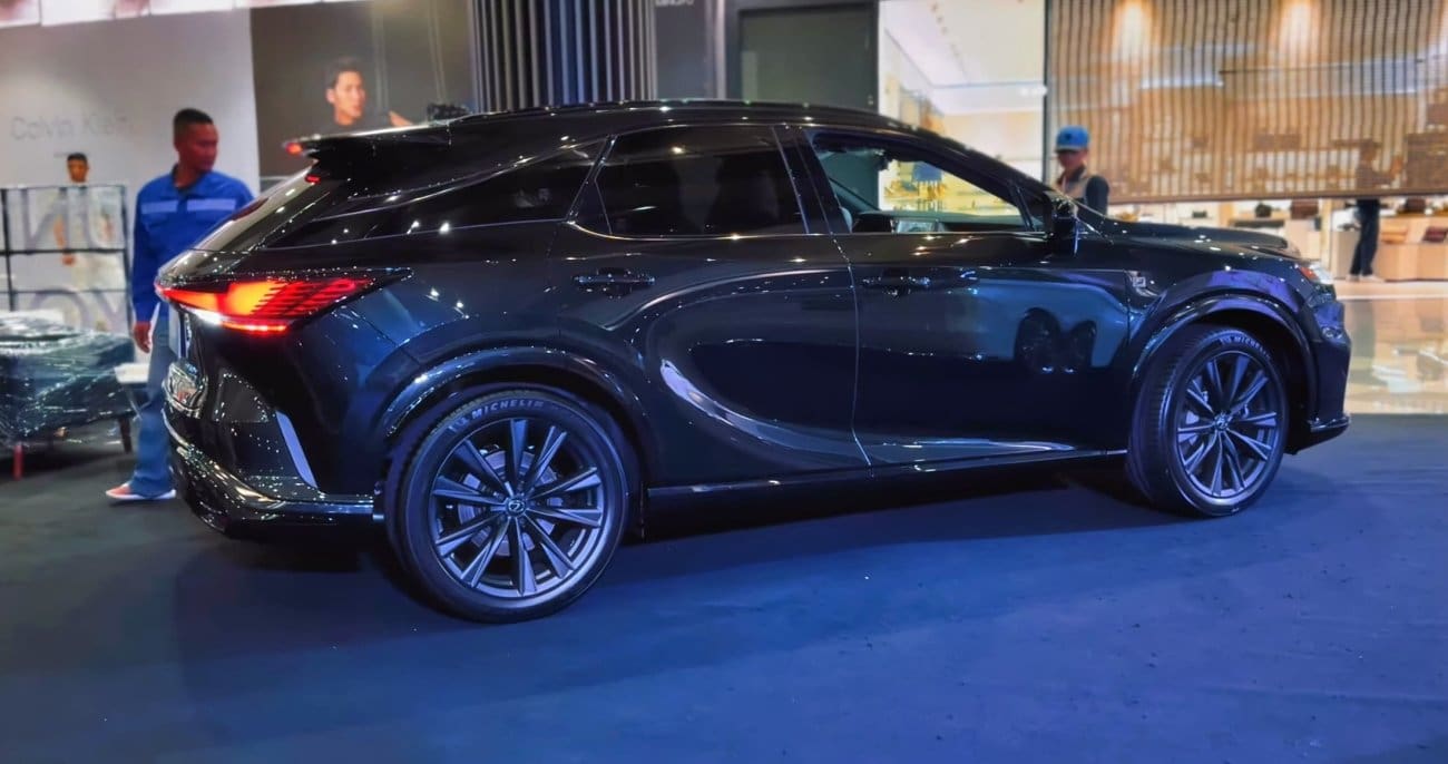 Šef sindikata policije kupio luksuzni Lexus, na tržištu vrijedi više od 100.000