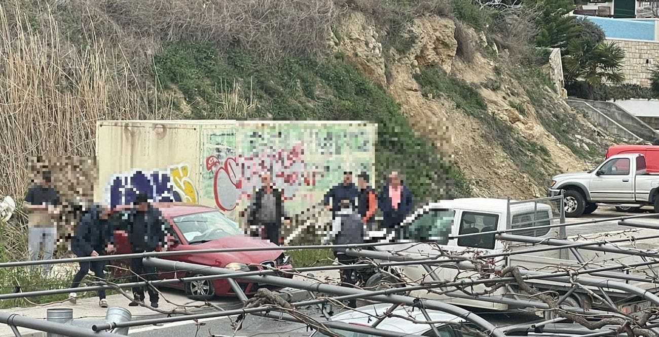 Nesreća kod Omiša: Ozlijeđene dvije osobe, policija regulira promet