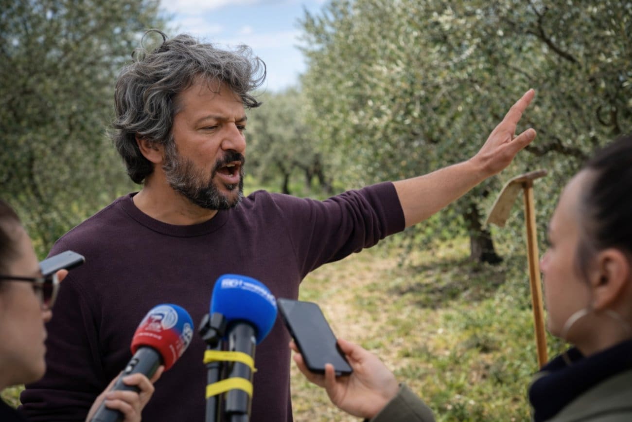 "Govorili su mu da se uhvatim motike, pa sam to napravio". Splitski umjetnik upozorava na veliku opasnost za ribare i poljoprivrednike