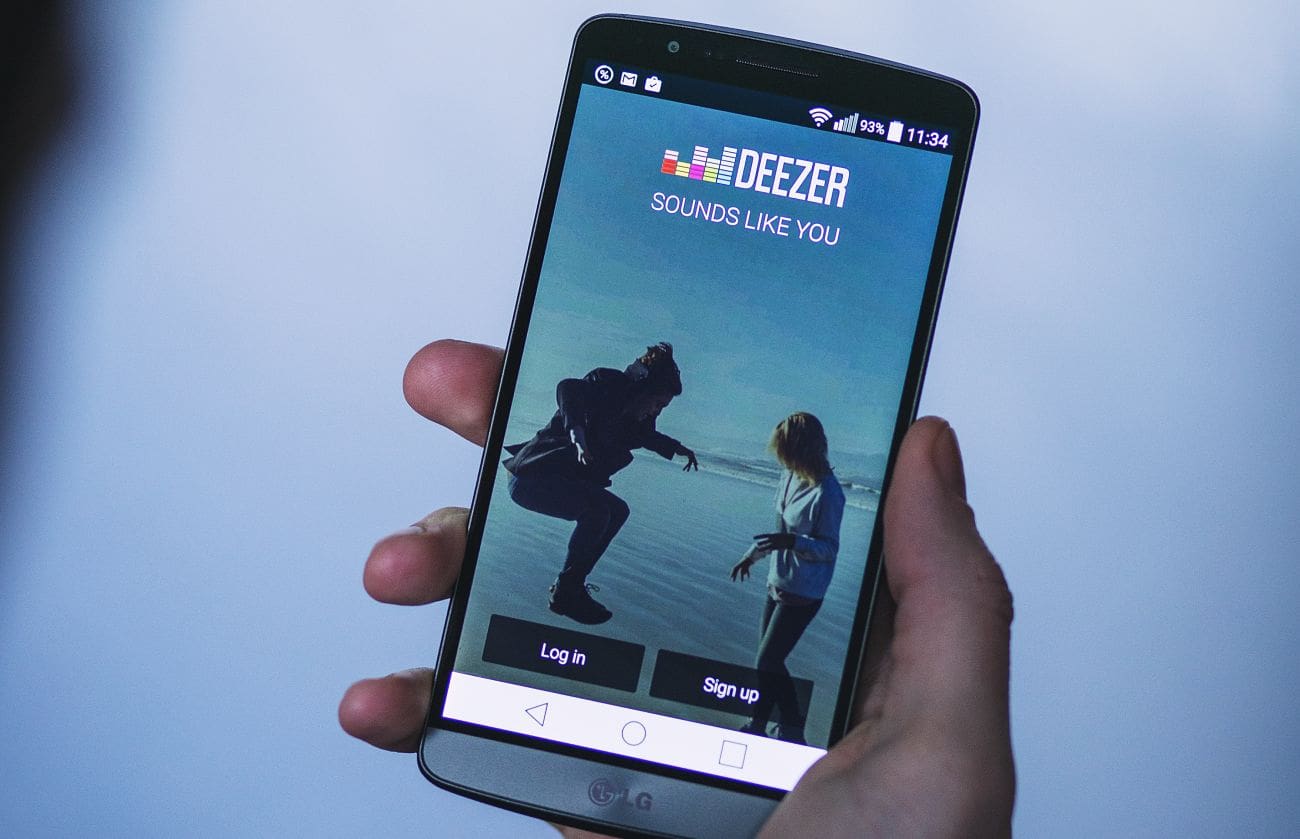 Gotovo polovica svih pjesama koje se svaki dan uploada na Deezer generirano pomoću AI-a