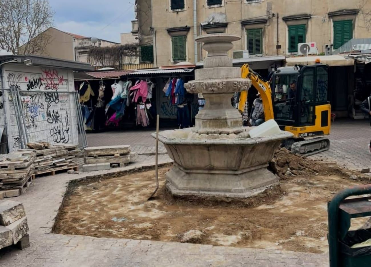 Počela obnova fontane na Pazaru: Slijedi demontaža i restauracija u radionici