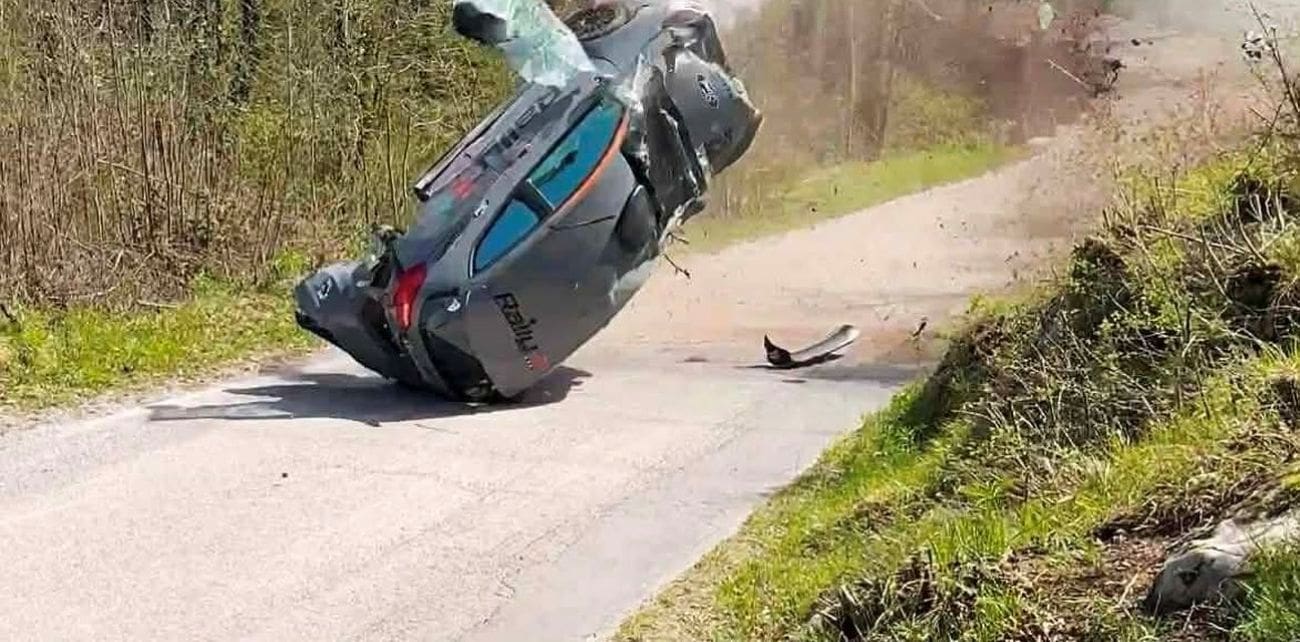 VIDEO Dramatične scene na WRC-u u Hrvatskoj: Silovit udarac raznio automobil