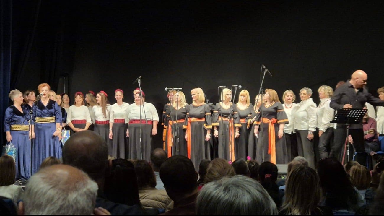 Humanost i tradicija u Solinu: Šesti susret ženskih klapa „Dobra večer, ružo moja“ oduševio publiku