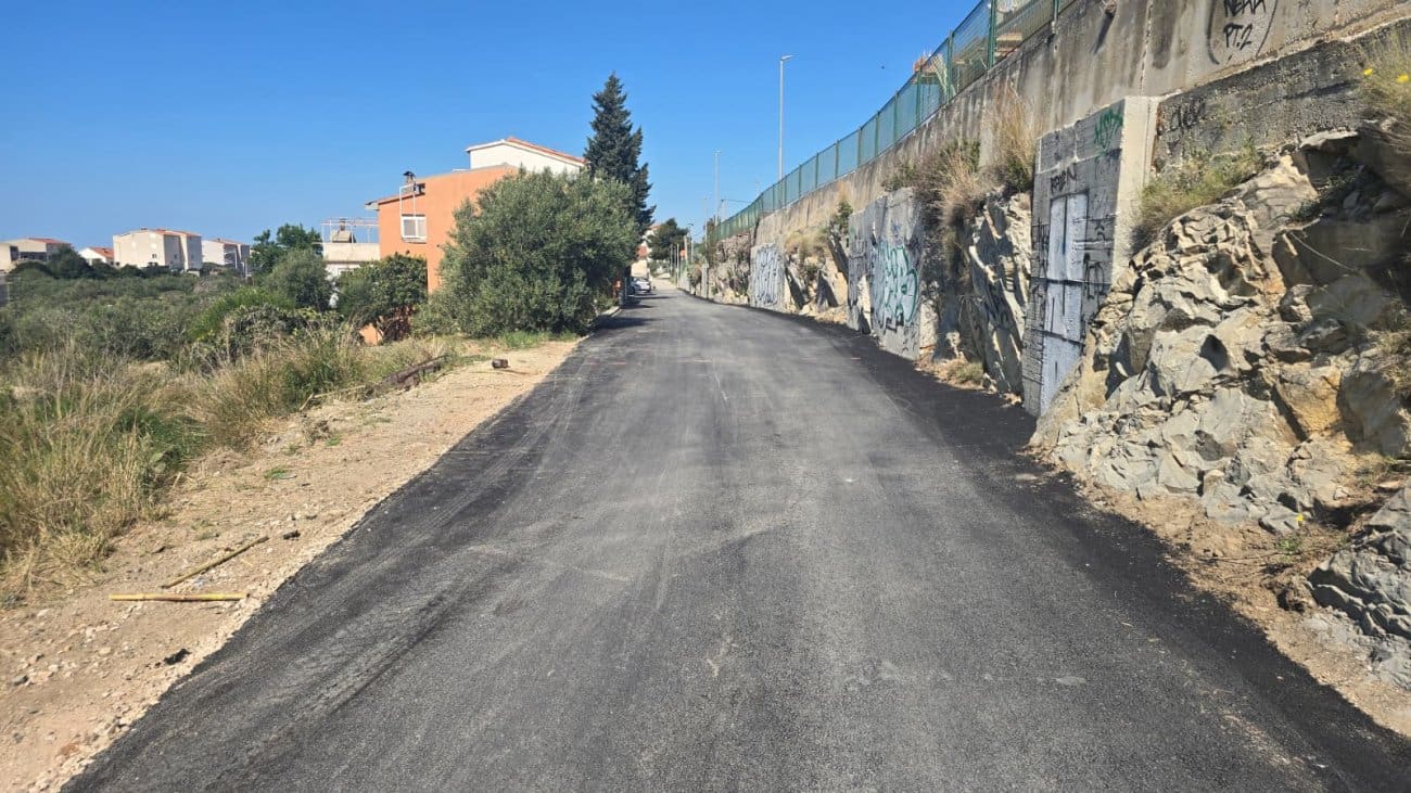 Završeni radovi na više lokacija u Podstrani: ulaganja u sigurnost, infrastrukturu i kvalitetu života