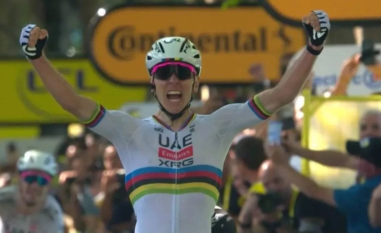 Poderani dres Tadeja Pogačara prodan za rekordnih 95.100 eura u humanitarne svrhe