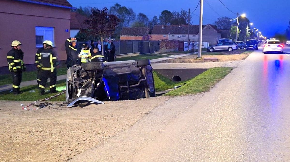 Mladiću (26) bore se za život nakon teške nesreće: Nije bio vezan, izletio s ceste