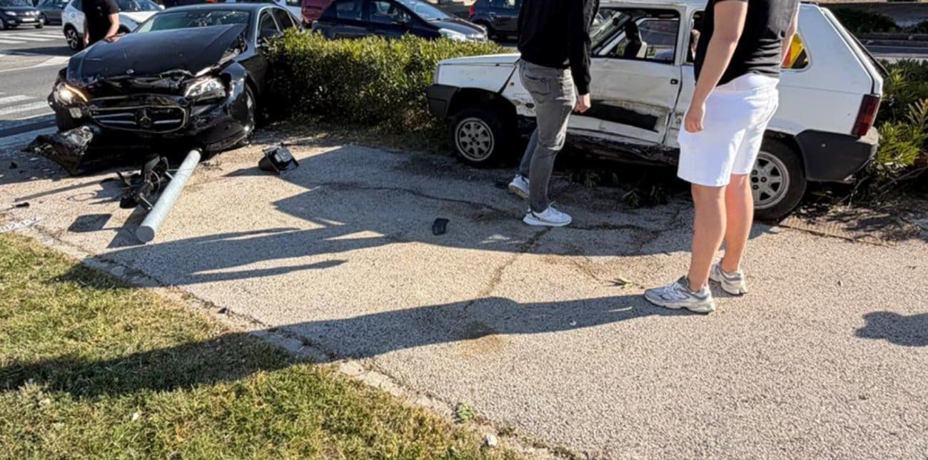 FOTO Prometna nesreća na križanju Trondheimske i Poljičke ulice u Splitu, jedna osoba zatražila pomoć