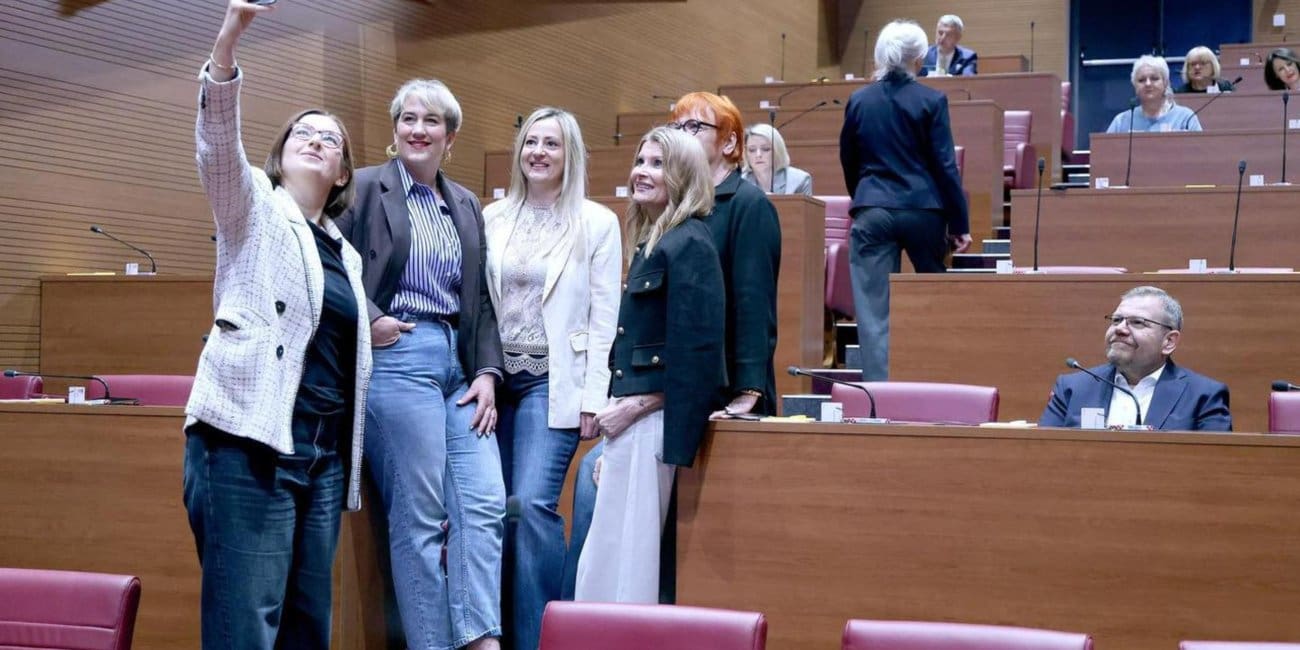 Znate li zašto su dame danas došle u Sabor u 'rebama'? Razlog je važan i snažan