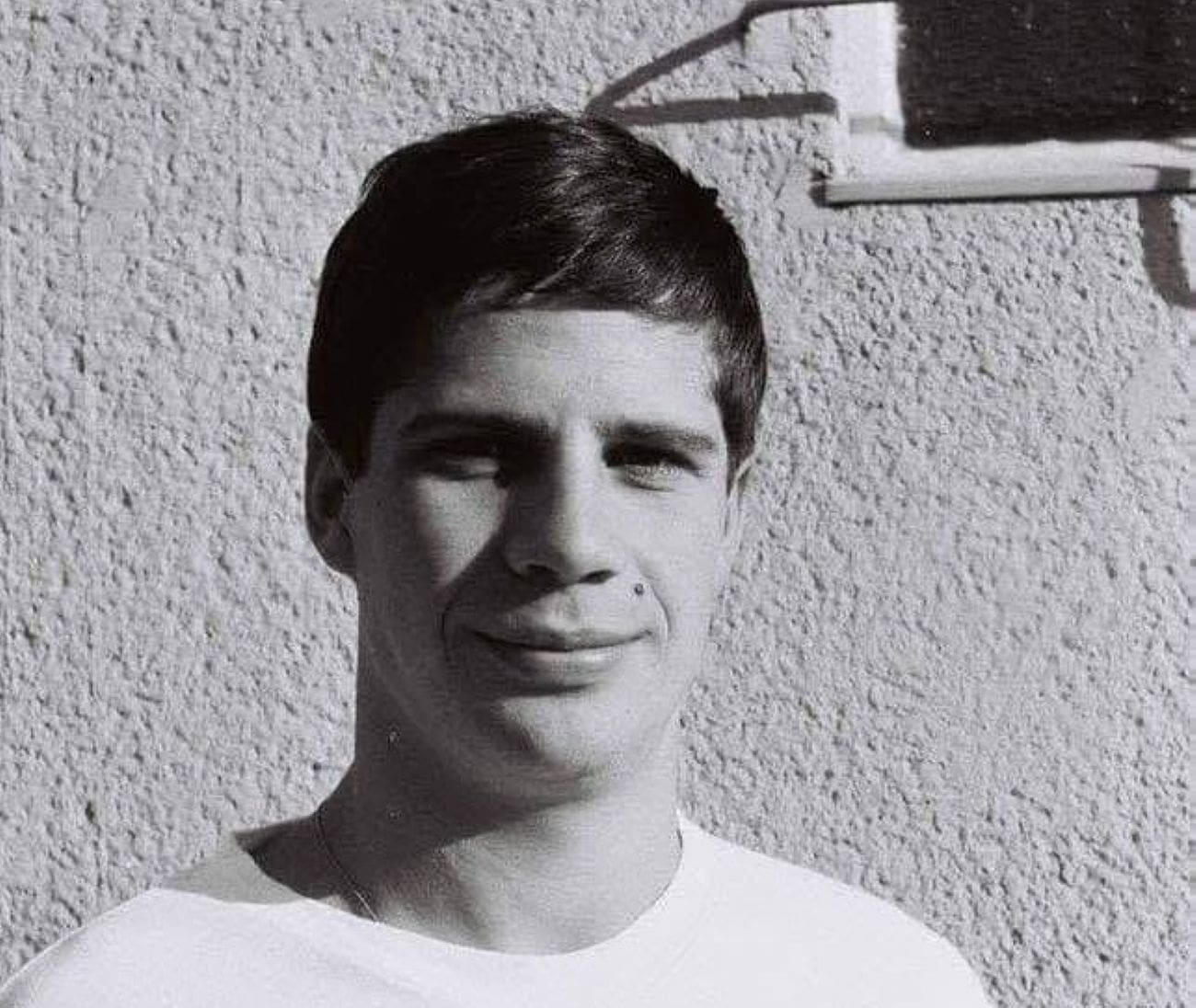 Ovo je priča o čovjeku koji je povezivao svlačionicu, upravu i Torcidu