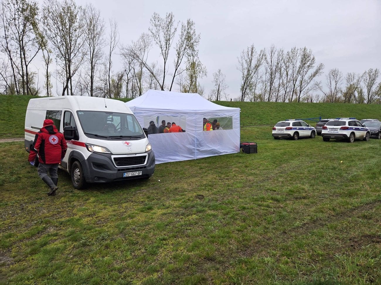 Drama na Savi. Velika noćna akcija spašavanja kod Babine Grede: "Možda ima mrtvih"
