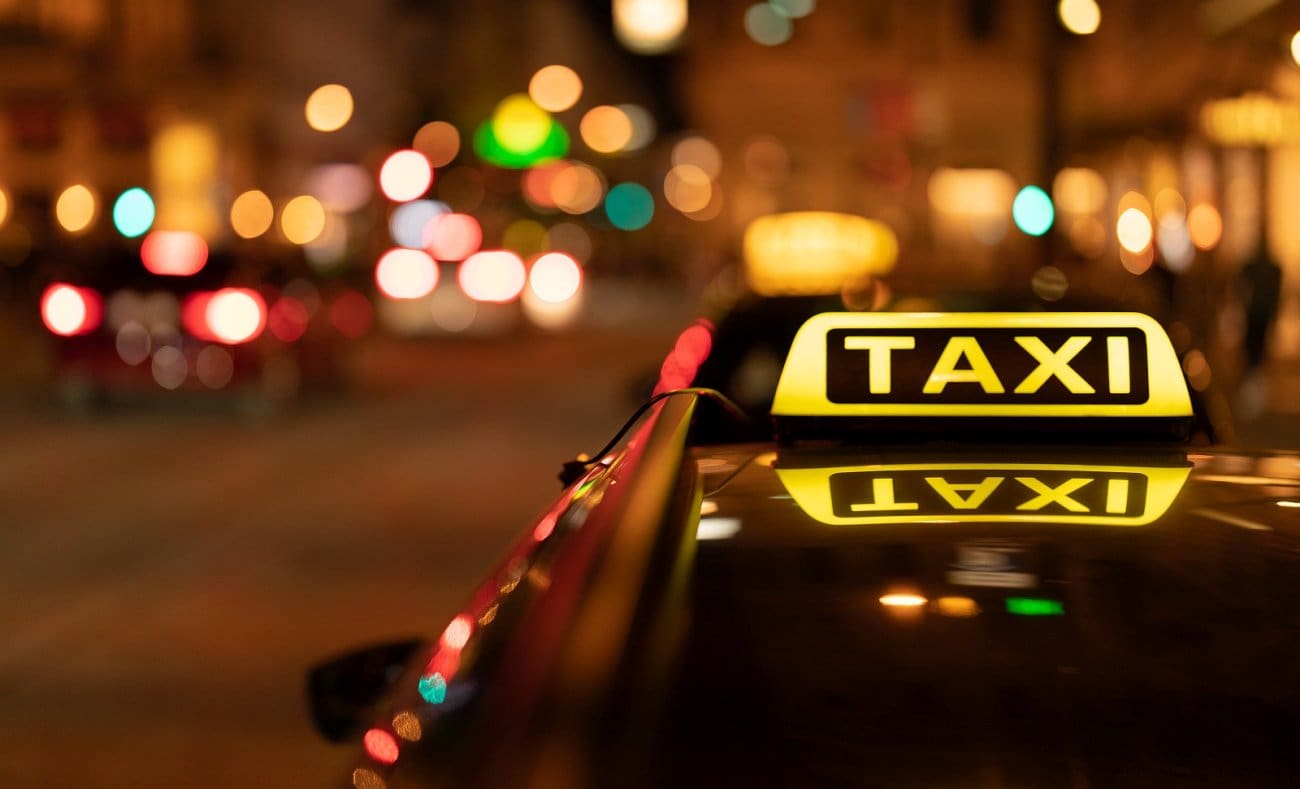 Detalji akcije USKOK-a u Dalmaciji i Zagrebu: Vlasnici taksi vozila sumnjiče se za gospodarski kriminal