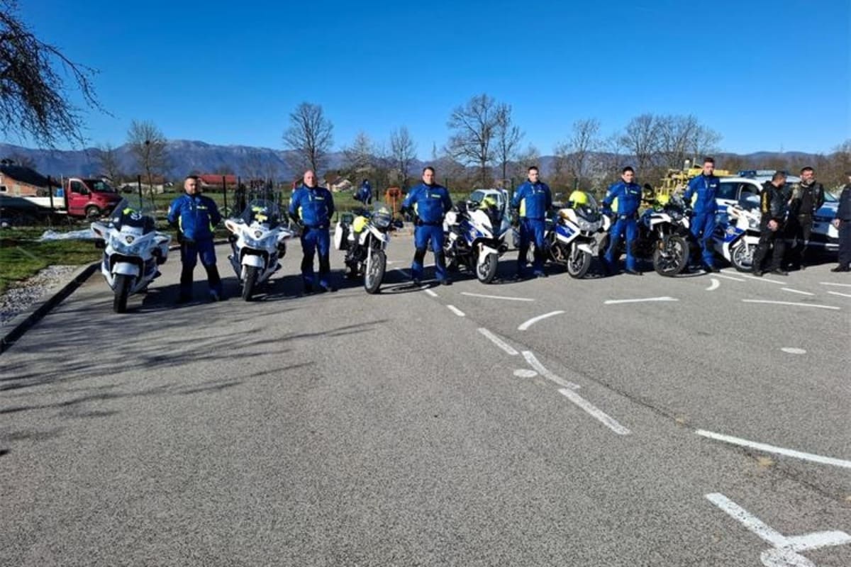 Ovako je izgledao trening policajaca na motorima, prošli su niz izazovnih vježbi