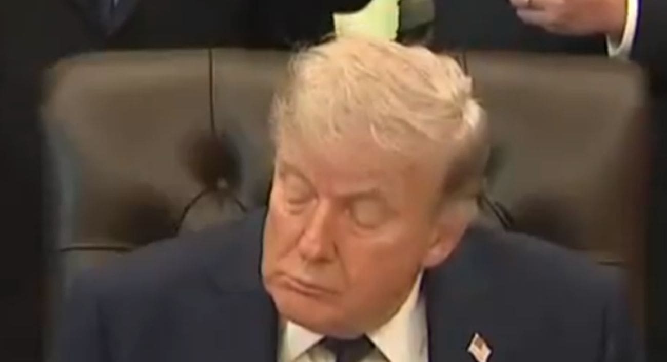 VIDEO Trump zaspao usred sastanka